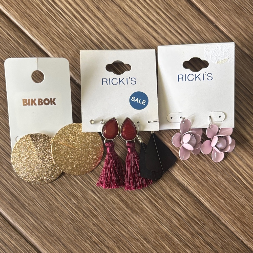 Lot of earrings
